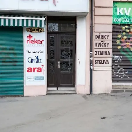 Fun + Easy In The Center Of Prague! דירה פראג